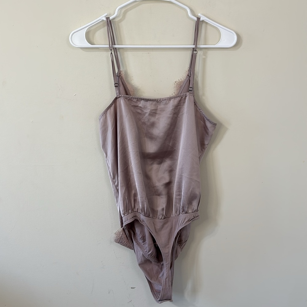Abercrombie & Fitch Mauve Lace Cami Bodysuit Size Large - Picture 5 of 8